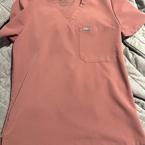 Figs original mauve color! High waisted yolos and One pocket top.